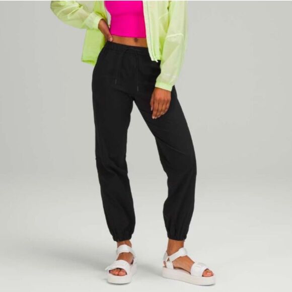 Lululemon Essential Affinity Mid Rise Jogger Black size 6 - Picture 1 of 13